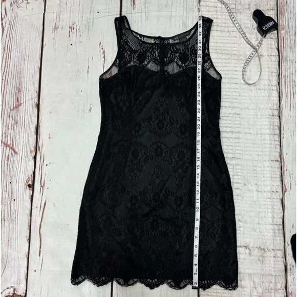 ARMANI EXCHANGE black lace with sateen underlay sheath dress in size 6 EUC - Picture 6 of 16